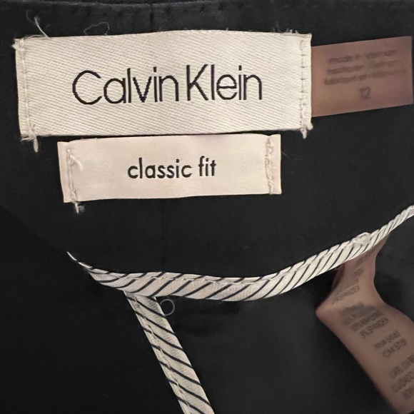Calvin Klein dress pants in good condition. - Picture 2 of 2